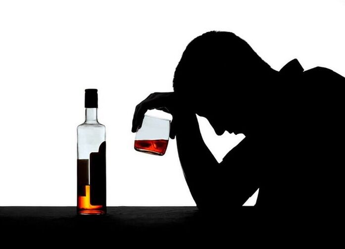 ein Mann mit Alkoholsucht, wie man ihm hilft, mit dem Trinken aufzuhören