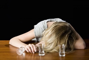 die Auswirkungen von Alkohol auf den weiblichen Körper